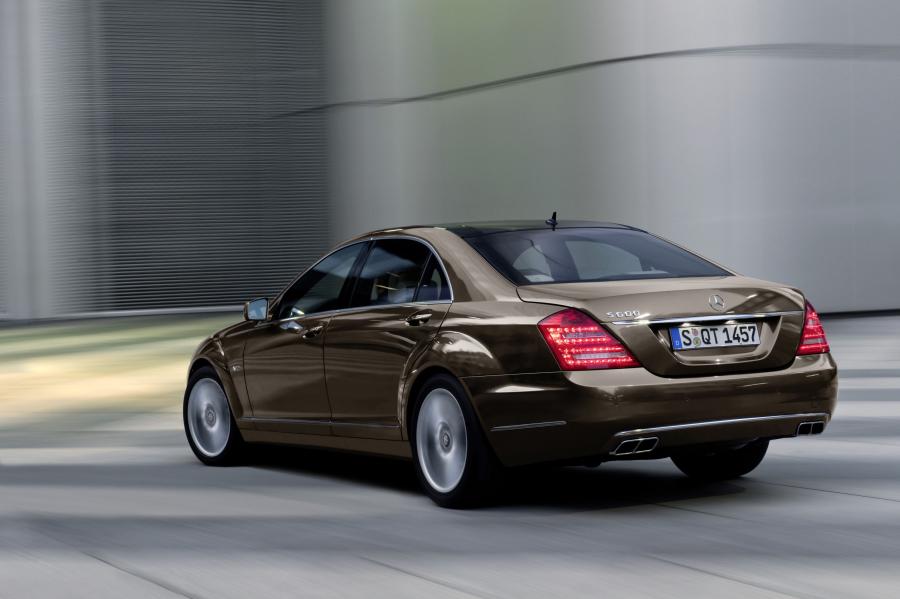 Mercedes-Benz S-Class 2010 года  (фото 16 из 27)